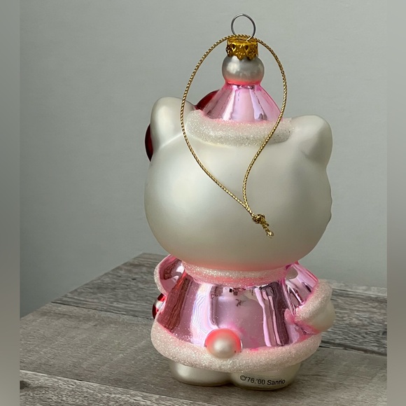 Hello Kitty Ornament - Picture 4 of 11